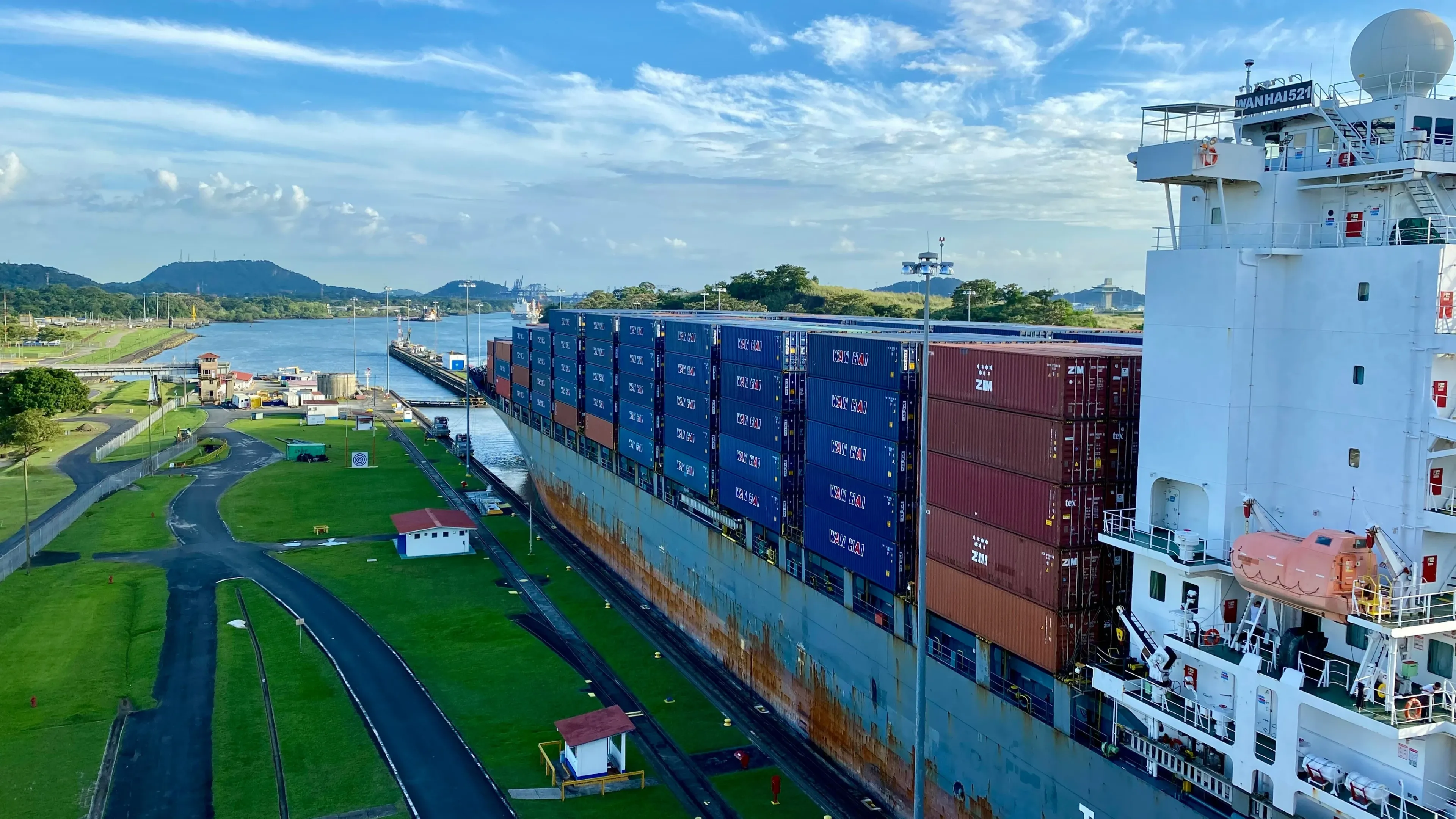 Сделка по продаже панамских портов оказалась в эпицентре обостряющейся торговой войны между Китаем и США / Фото: Unsplash/Rikin Katyal