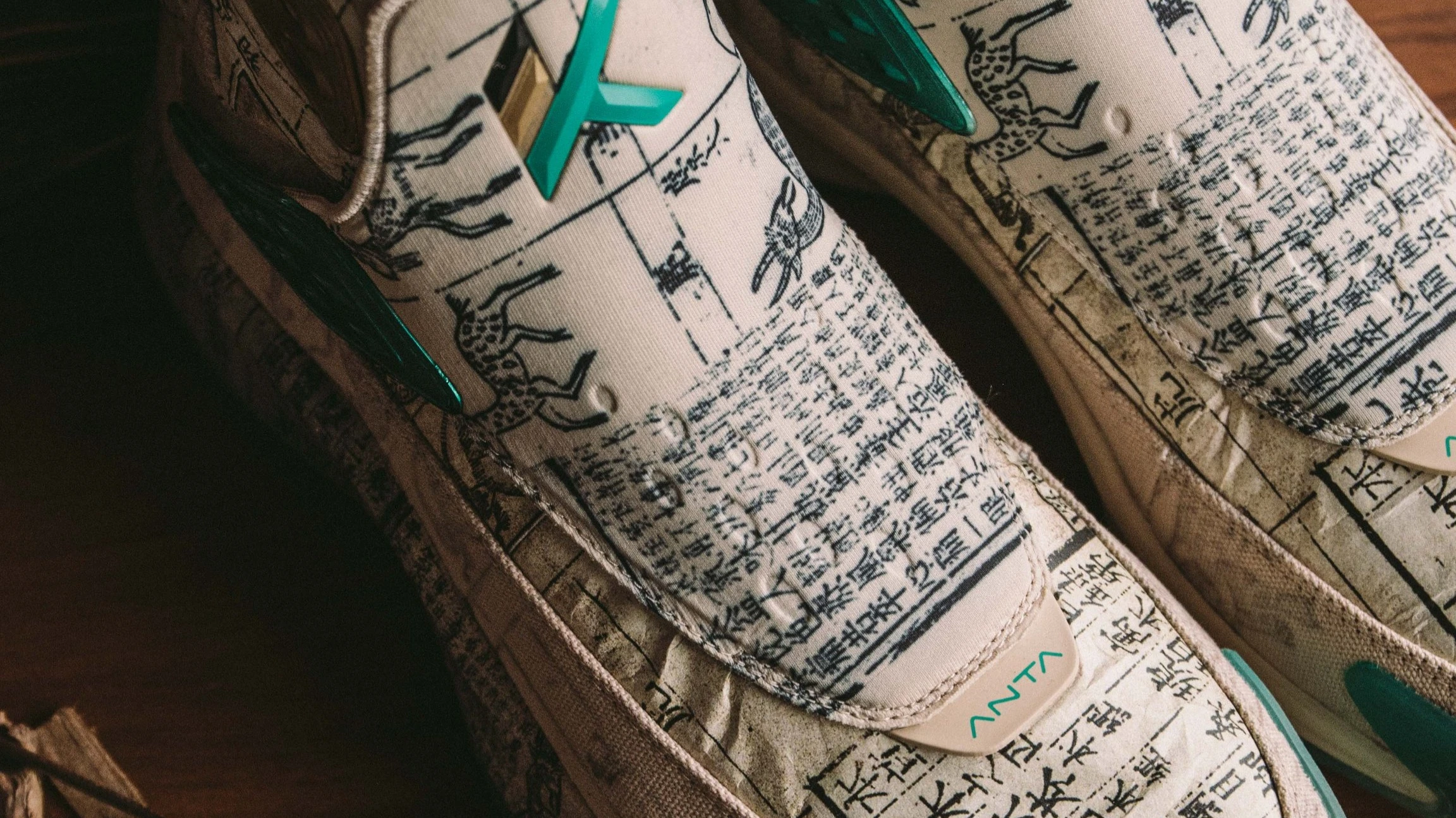 Китайский бренд спортивной одежды Anta стал популярнее и меньше нуждается в скидках / Фото: X/ANTAsportswear