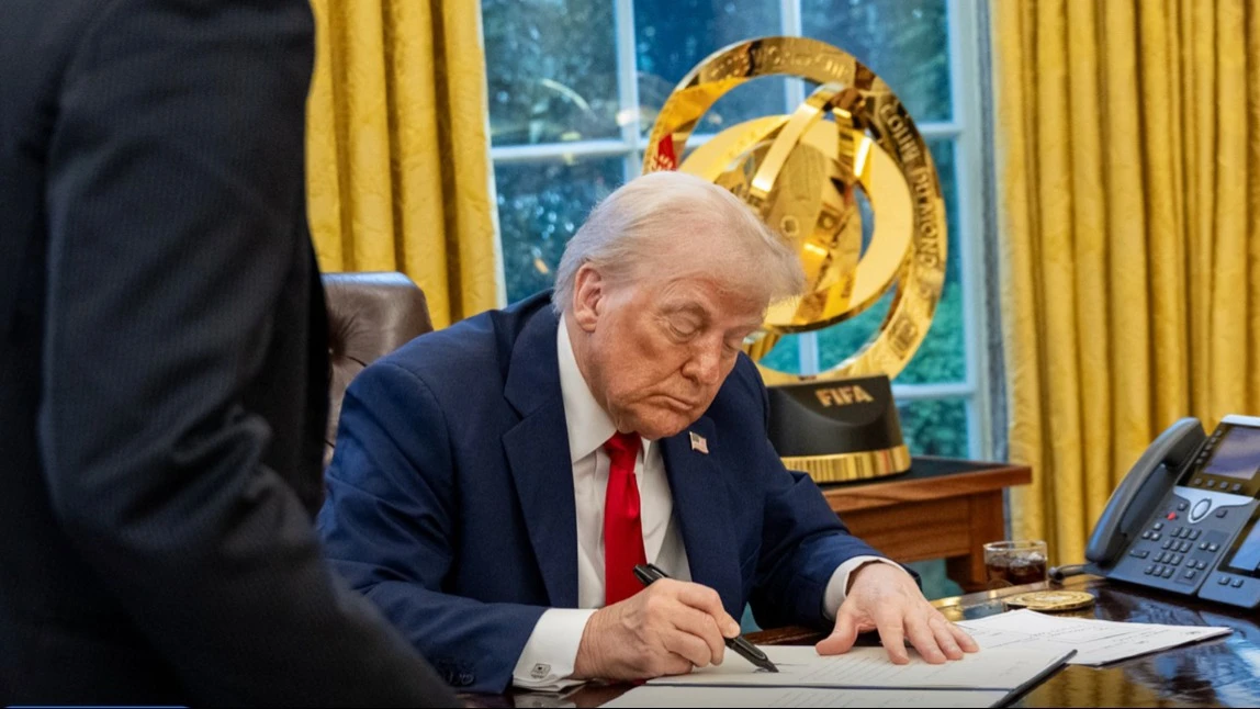 2 апреля в 16:00 по восточному времени Белый дом официально объявит о новом пакете пошлин на импорт / Фото: X / The White House