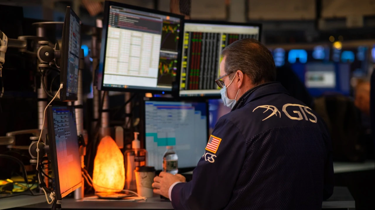 Малые компании больше крупных подвержены шоку из-за затрат на пошлины / Фото: Steve Sanchez Photos / Shutterstock.com