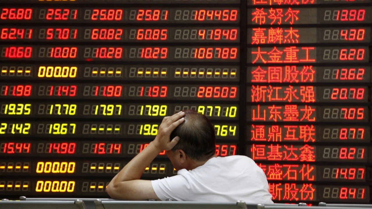 Китайские акции возглавили распродажу на рынках Азиатско-Тихоокеанского региона из-за роста опасений по поводу эскалации торговой войны с США / Фото: Frame China / Shutterstock.com