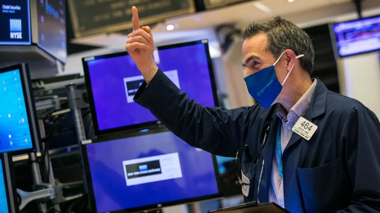 Индекс широкого рынка S&P 500 по итогам торгов 9 апреля взлетел на 9,5%, до 5456 пунктов / Фото: X/NYSE