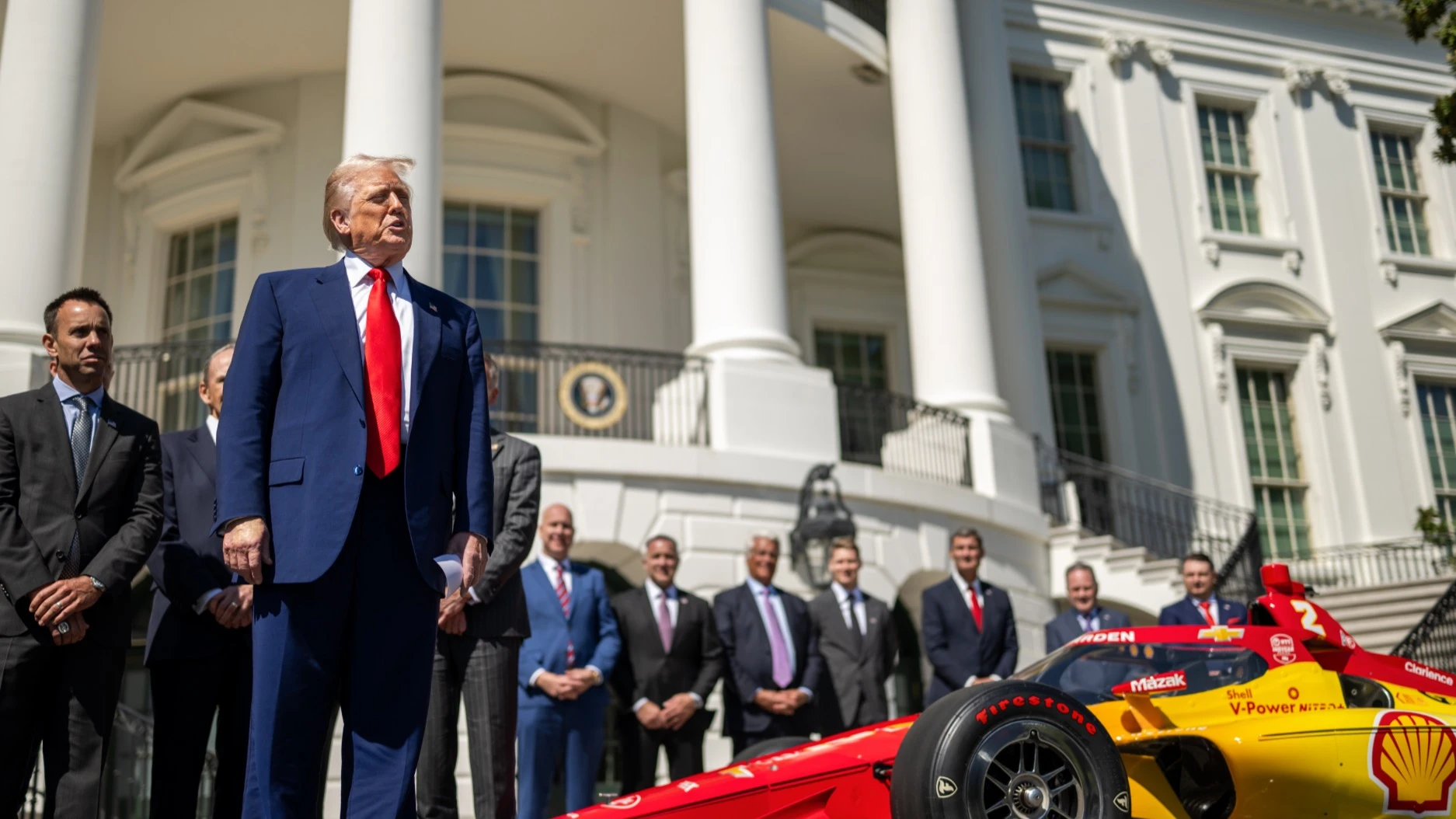 Рынки начали восстанавливаться с впечатляющей скоростью после заморозки пошлин Трампа на 90 дней, но аналитики считают, что принципиально торговая политика США не изменилась / Фото: X / White House