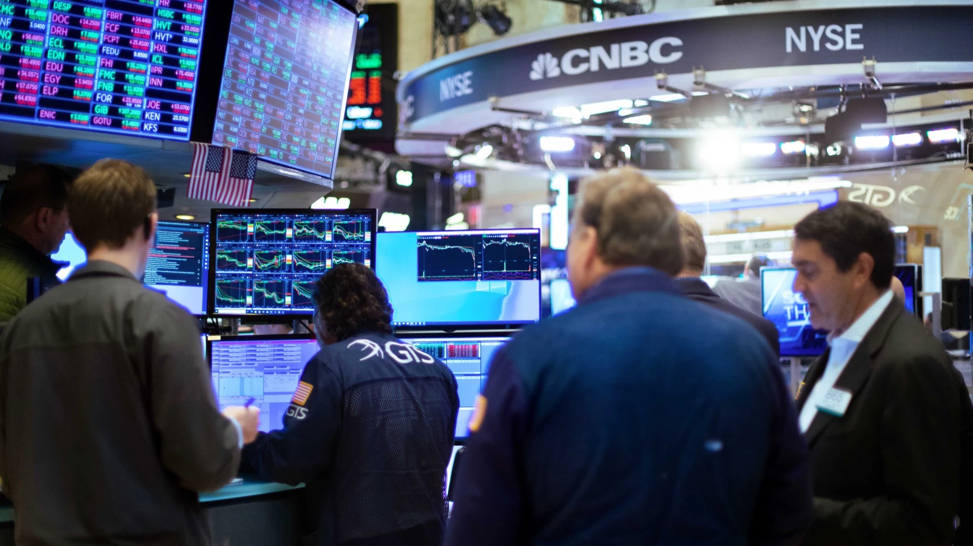 Из-за непредсказуемости торговой политики США инвесторы вкладываются в защитные активы — золото, японскую иену и швейцарский франк. Фото: x/NYSE