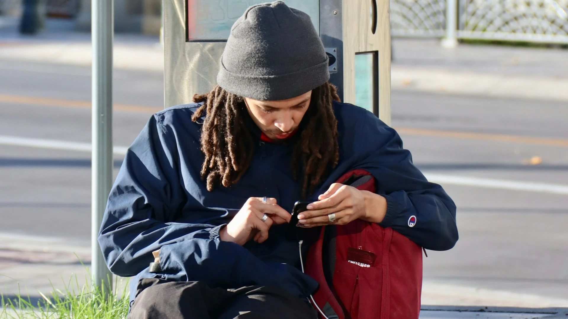 Аналитики Ascendiant советуют инвесторам обратить внимание на бумаги разработчика ПО Phunware / Фото: Unsplash/Manny Becerra