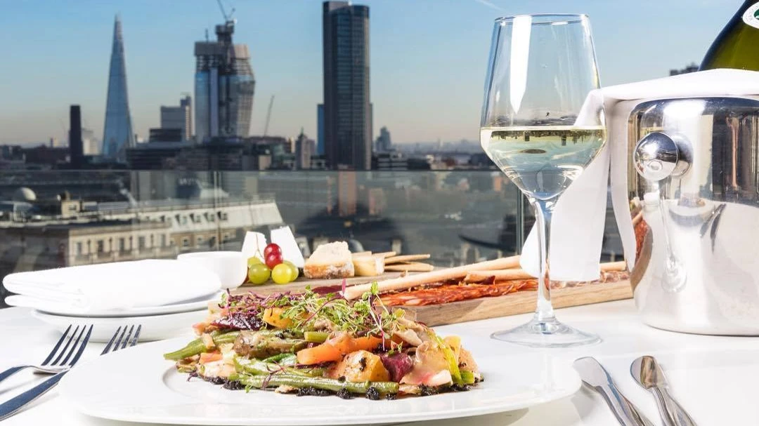 Noble видит почти двукратный потенциал роста акций ONE Group Hospitality, управляющей ресторанами / Фото: Faceboook / TheONEGroupUS