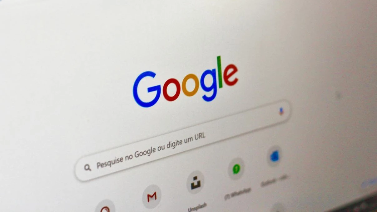 С начала года рыночная стоимость материнской компании Google сократилась на 13%, но Уолл-стрит видит потенциал роста на 25% в ближайший год / Фото: Unsplash/Nathana Rebouças