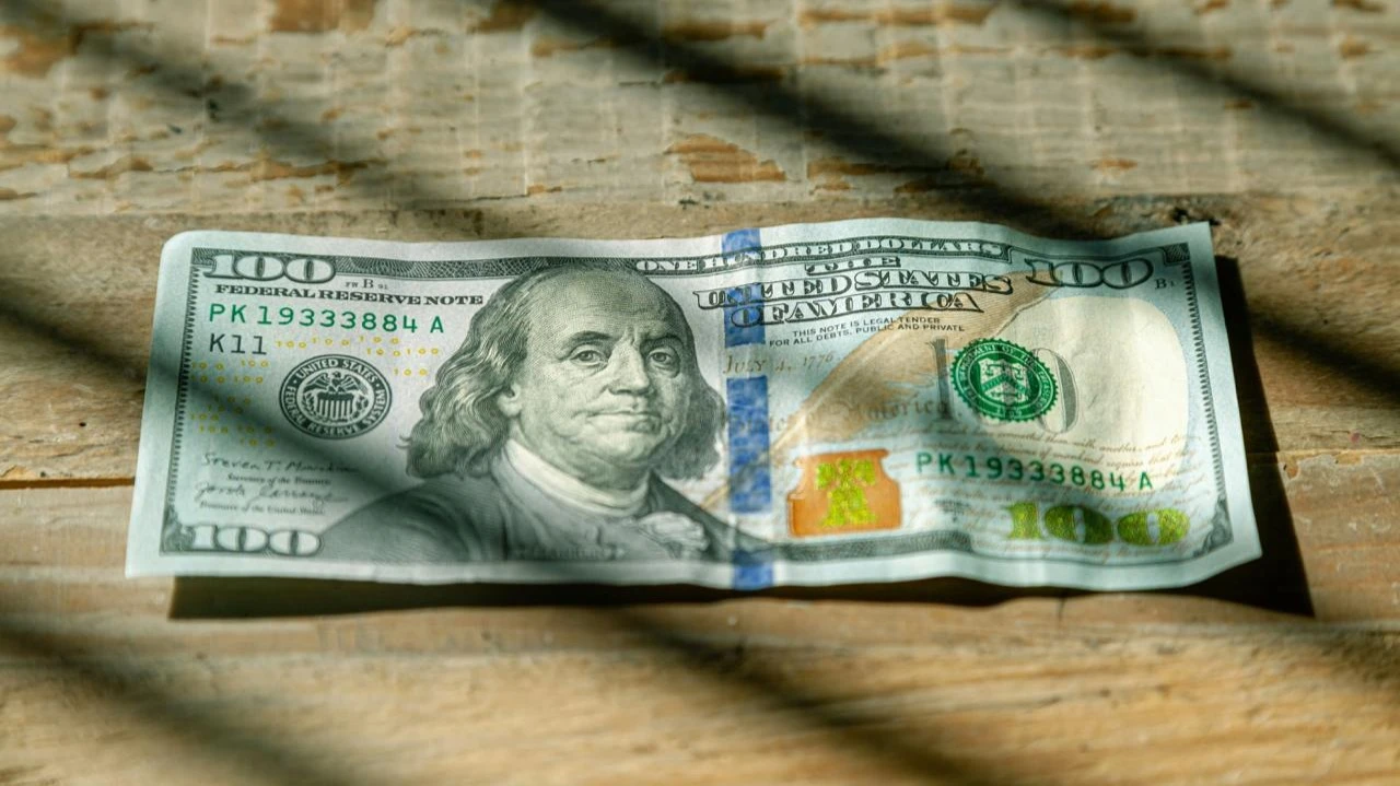Доминирование доллара США и его роль в международной торговле и финансах слабеет, считает аналитик BMO / Фото: Unsplash/Live Richer