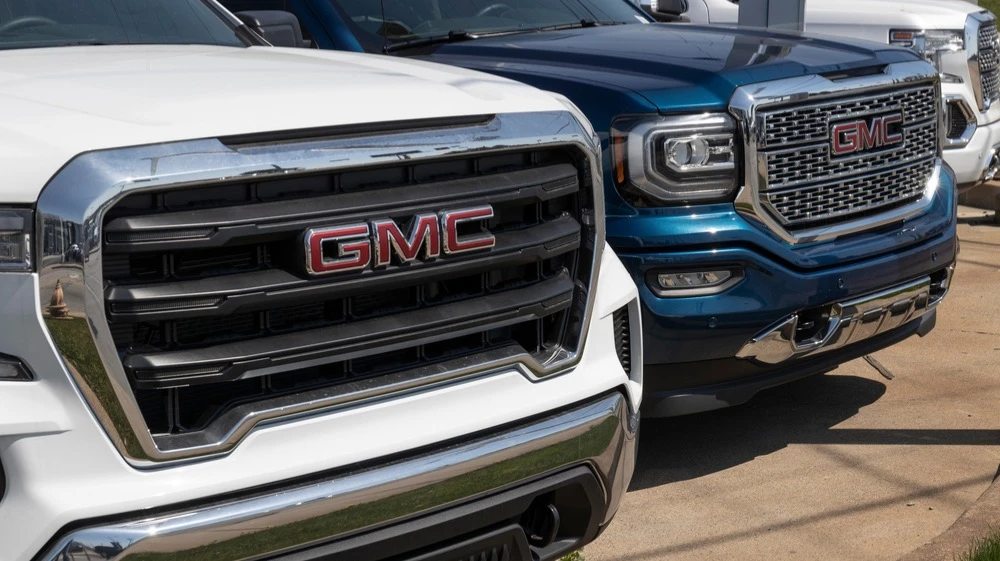 General Motors отказался от ранее объявленного прогноза по прибыли на 2025 год, ссылаясь на неопределенность из-за пошлин / Фото: Jonathan Weiss / Shutterstock.com