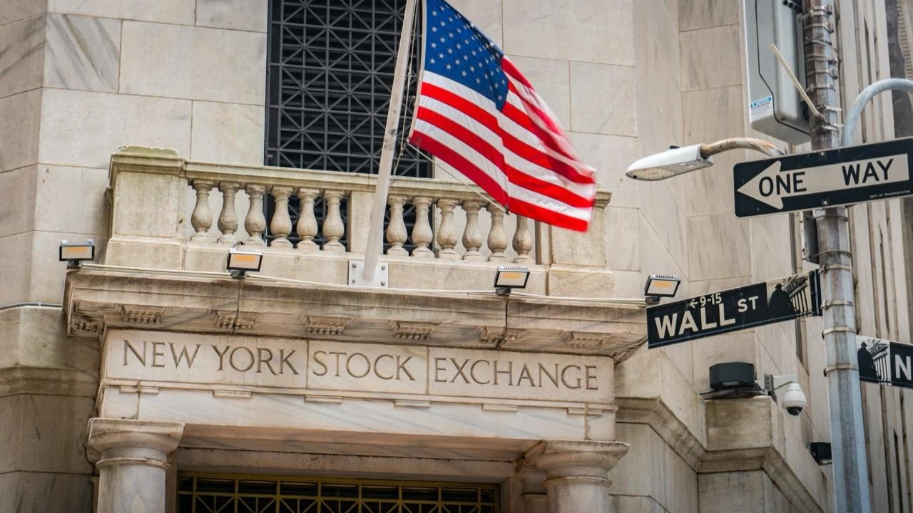 Некоторые инвесторы на Уолл-стрит боятся пропустить отскок рынка после спада / Фото: M. Knijnenburg/Shutterstock.com