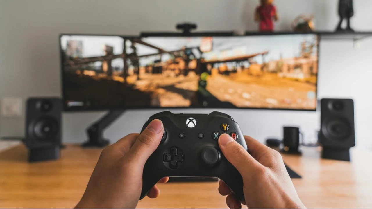 Самая дешевая модель Xbox подорожала на 26%, а самая дорогая — на 21% / Фото: Unsplash/Sam Pak