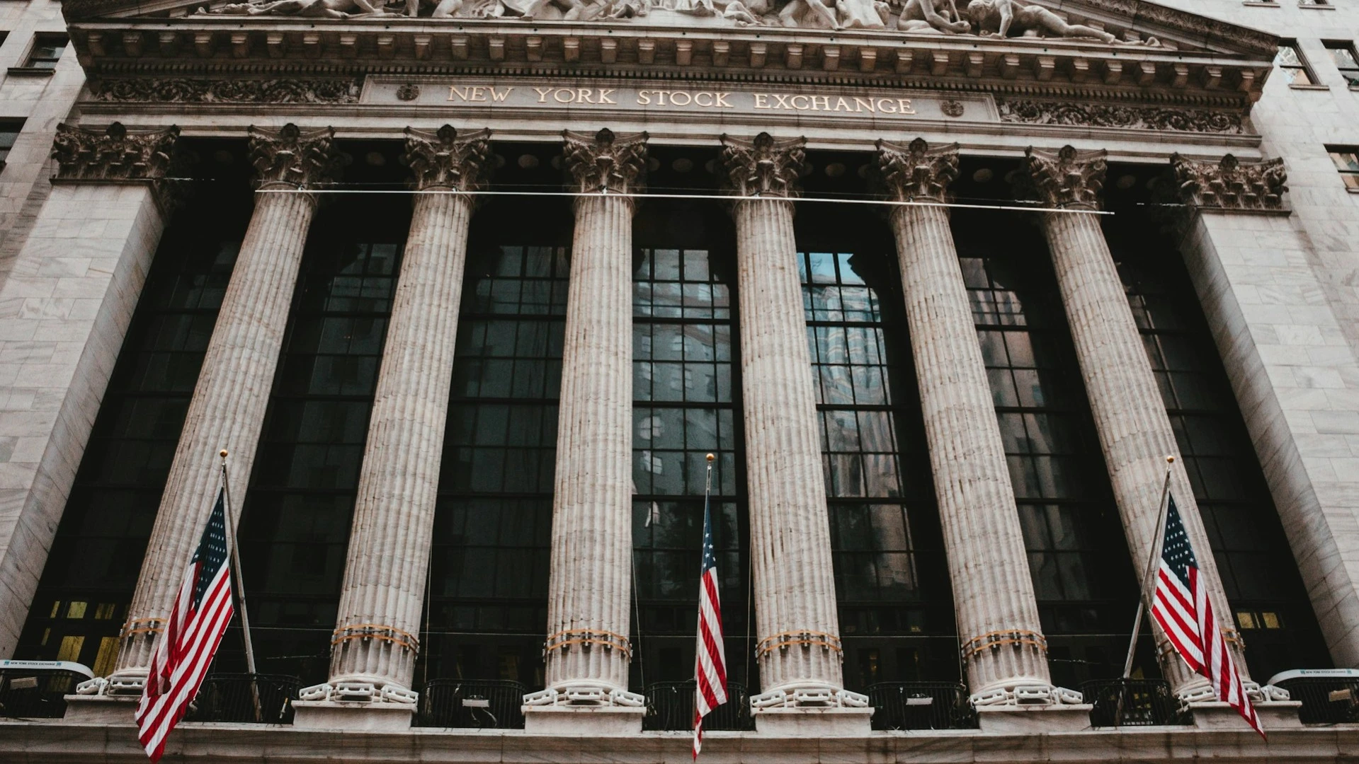 Аналитики Noble считают, что положение малых компаний выгоднее, чем их крупных конкурентов / Фото: Unsplash/Aditya Vyas