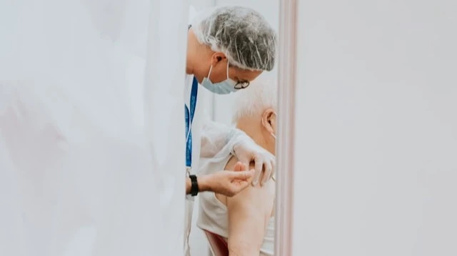 Котировки Agilon Health, которая специлизируется на помощи пожилым пациентам, рухнули после отчета / Фото: Unsplash/Mathurin NAPOLY / matnapo