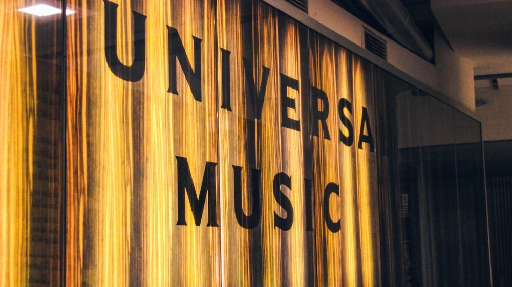 Миллиардер Билл Экман покинул совет директоров Universal Music Group / Фото: Shutterstock.com