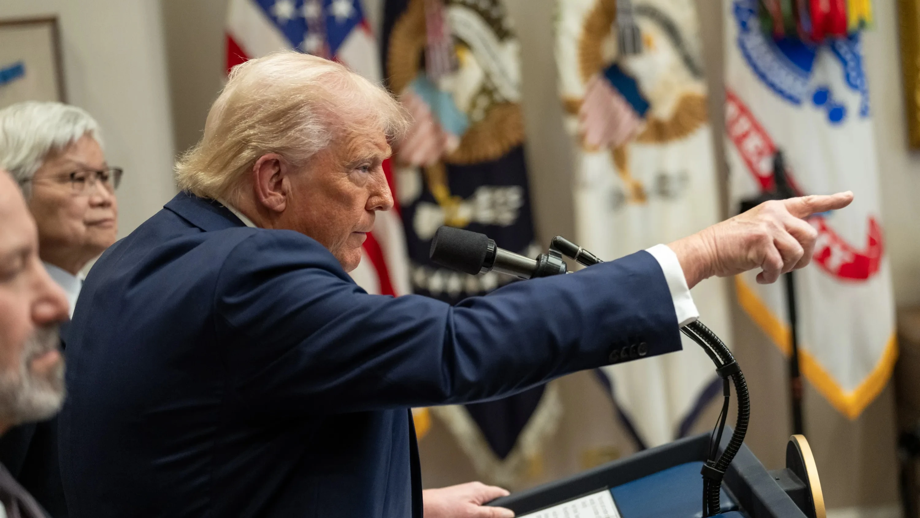 Дональд Трамп добивается от Apple переноса производства iPhone в США / Фото: The White House