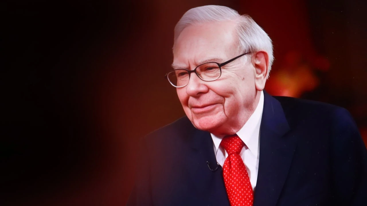 Баффет недавно рассказал, что Berkshire чуть было не инвестировал $10 млрд, но сделка не состоялась / Фото: Photo Agency / Shutterstock.com