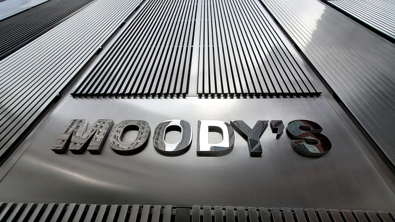 После пересмотра кредитного рейтинга США внимание инвесторов сосредоточено на долгосрочных трежерис / Фото: Dariusz Gryczka / Shutterstock.com