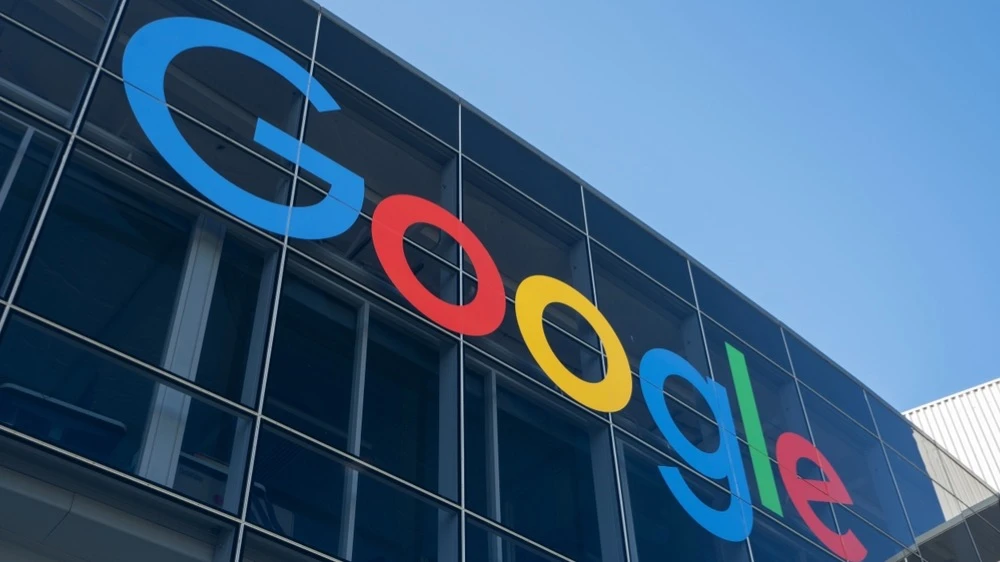 Инвесторы рассчитывают, что конференция разработчиков поможет изменить восприятие Google в области ИИ / Фото: Shutterstock.com