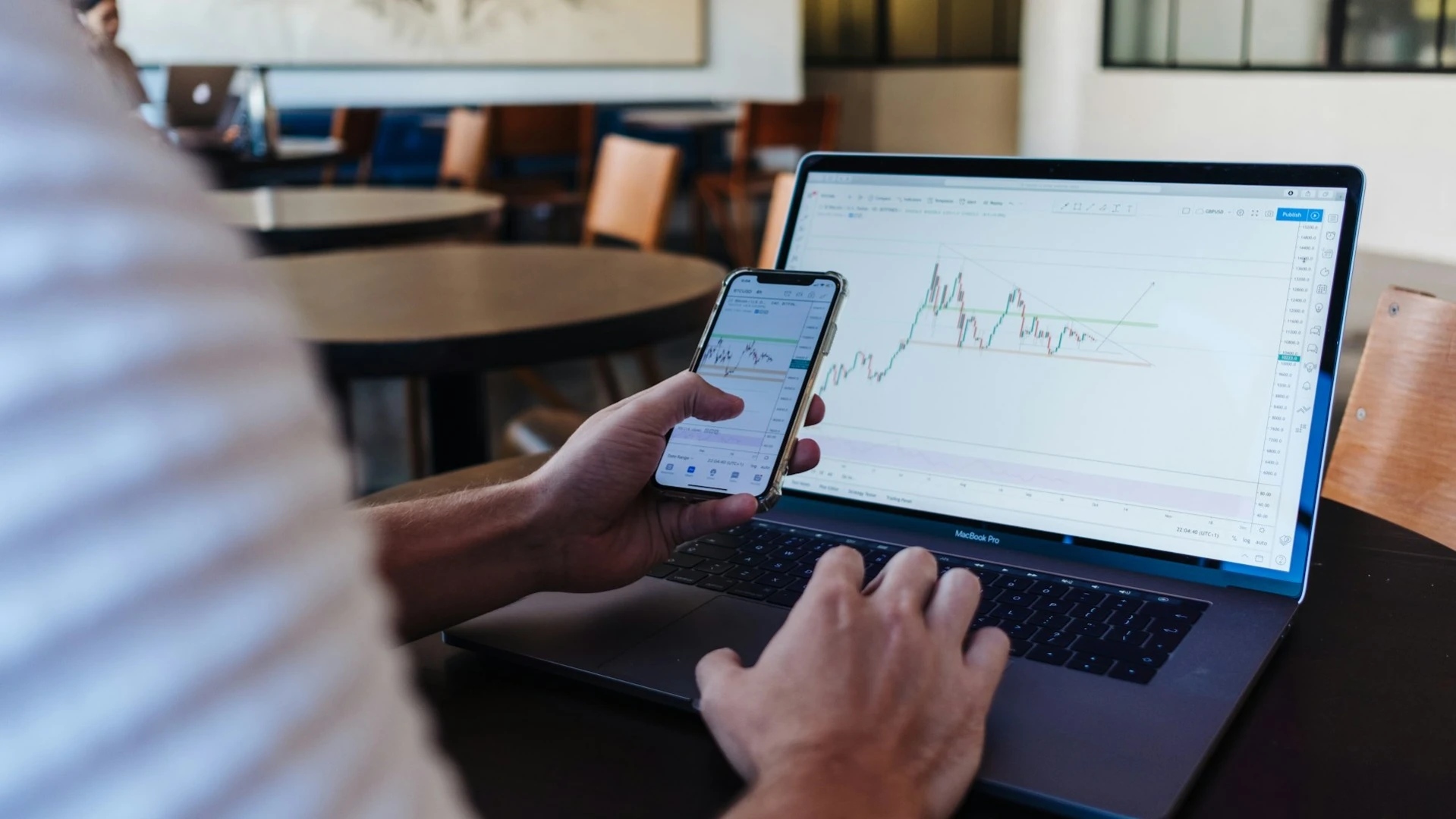 FTSE Russell проводит ребалансировку индексов / Фото: Unsplash/Jason Briscoe