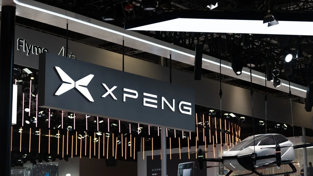 XPeng — один из немногих автопроизводителей, сумевших удержаться на гиперконкурентном электромобиьном рынке Китая / Фото: THINK A / Shutterstock.com