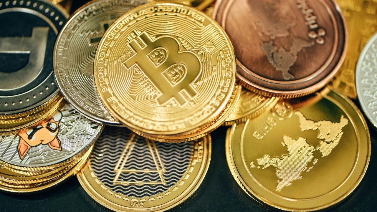 Для дальнейшего устойчивого роста рынку криптовалюты нужна регуляторная поддержка. Фото: Traxer/Unsplash