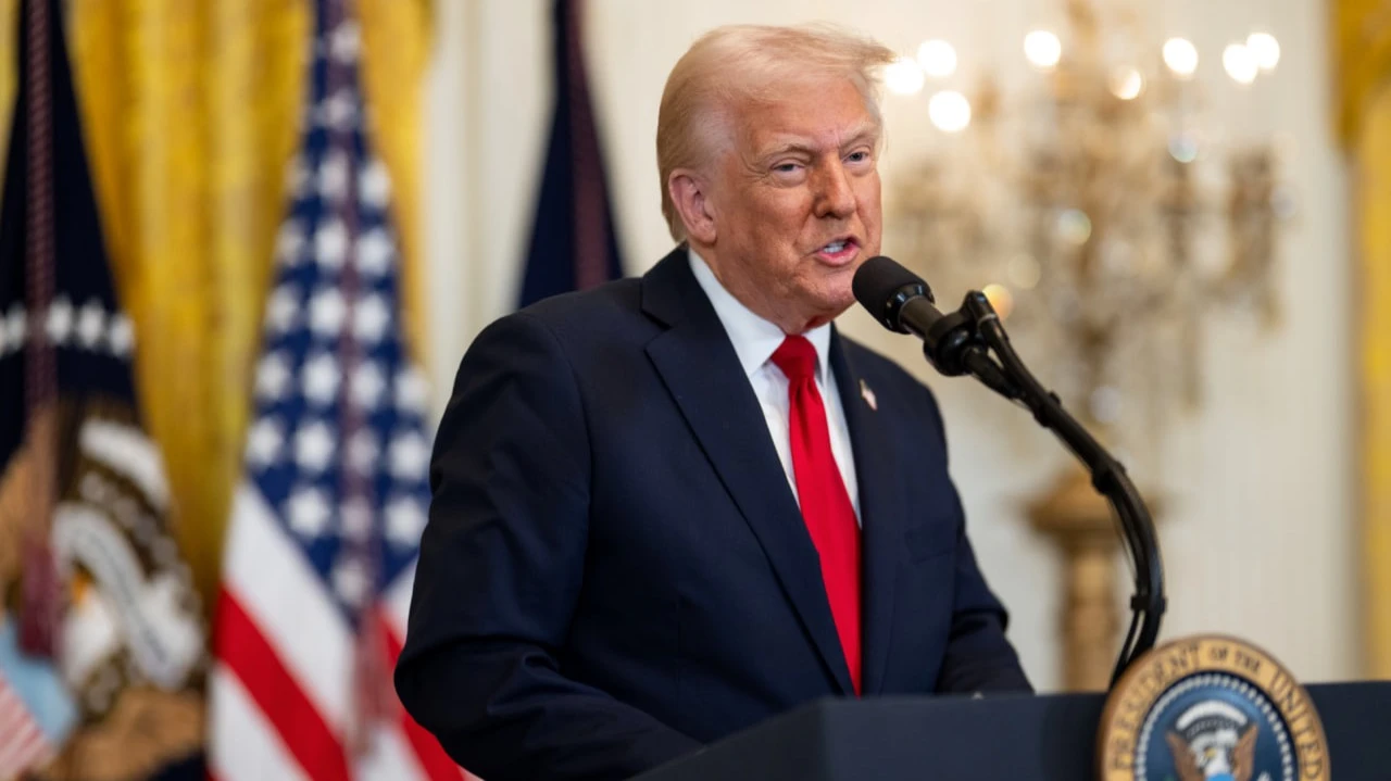 Президент США Дональд Трамп пригрозил ЕС и Apple введением пошлин. Фото: x/The White House