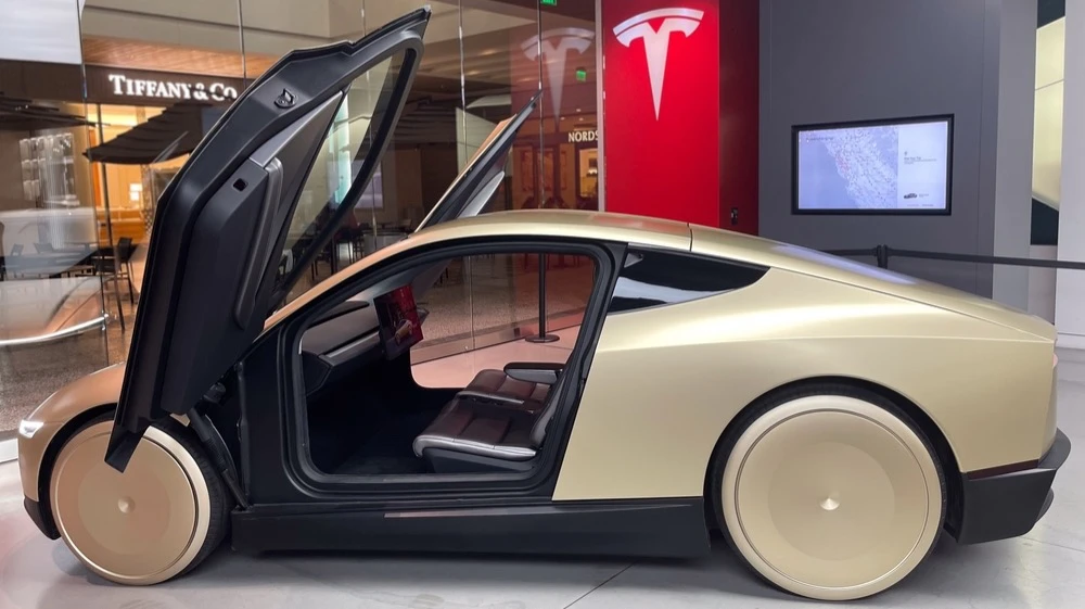 В этом месяце Tesla планирует запустить в Техасе долгожданный сервис роботакси / Фото: Josiah True / Shutterstock.com