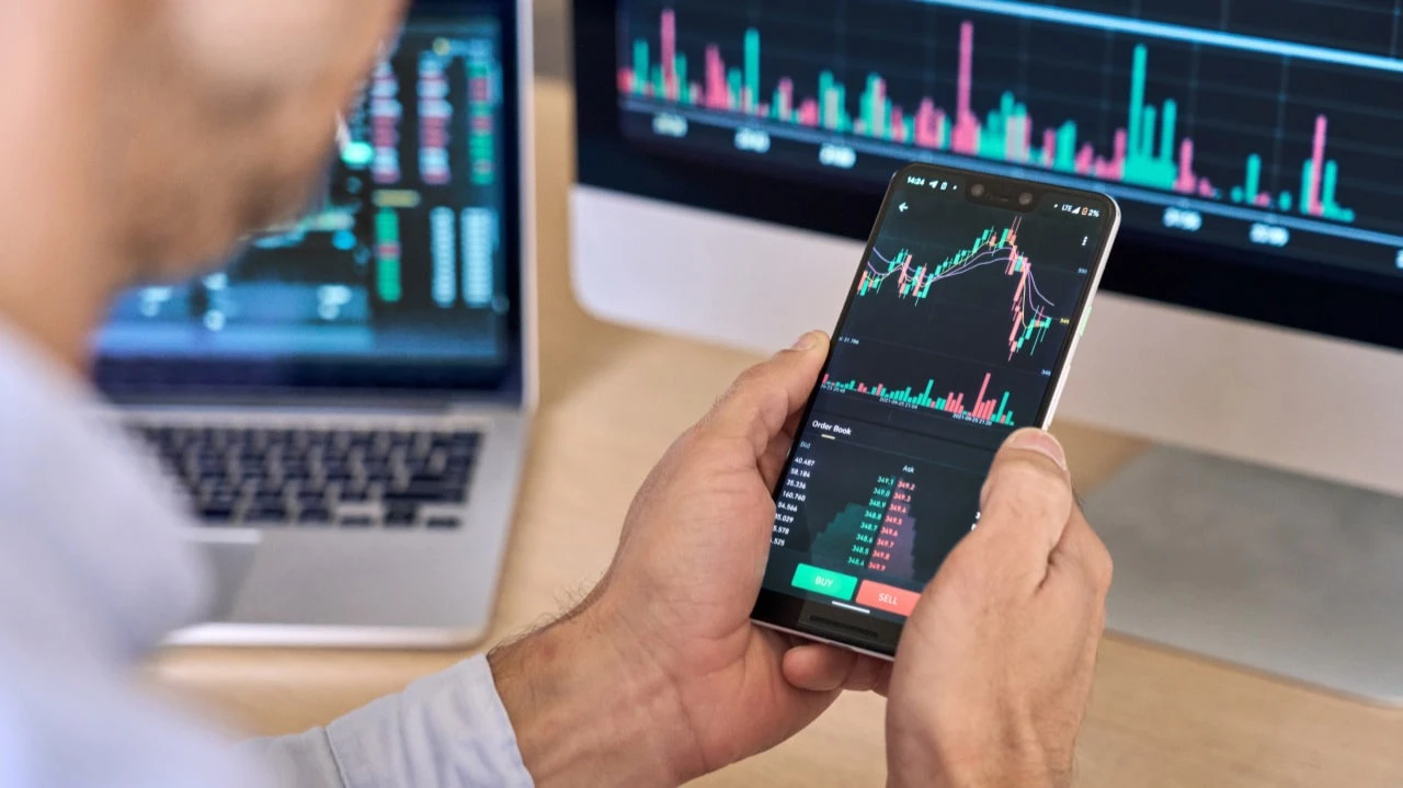 Аналитики Evercore ждут в июне опережающей динамики small-cap бумаг / Фото: Ground Picture / Shutterstock.com