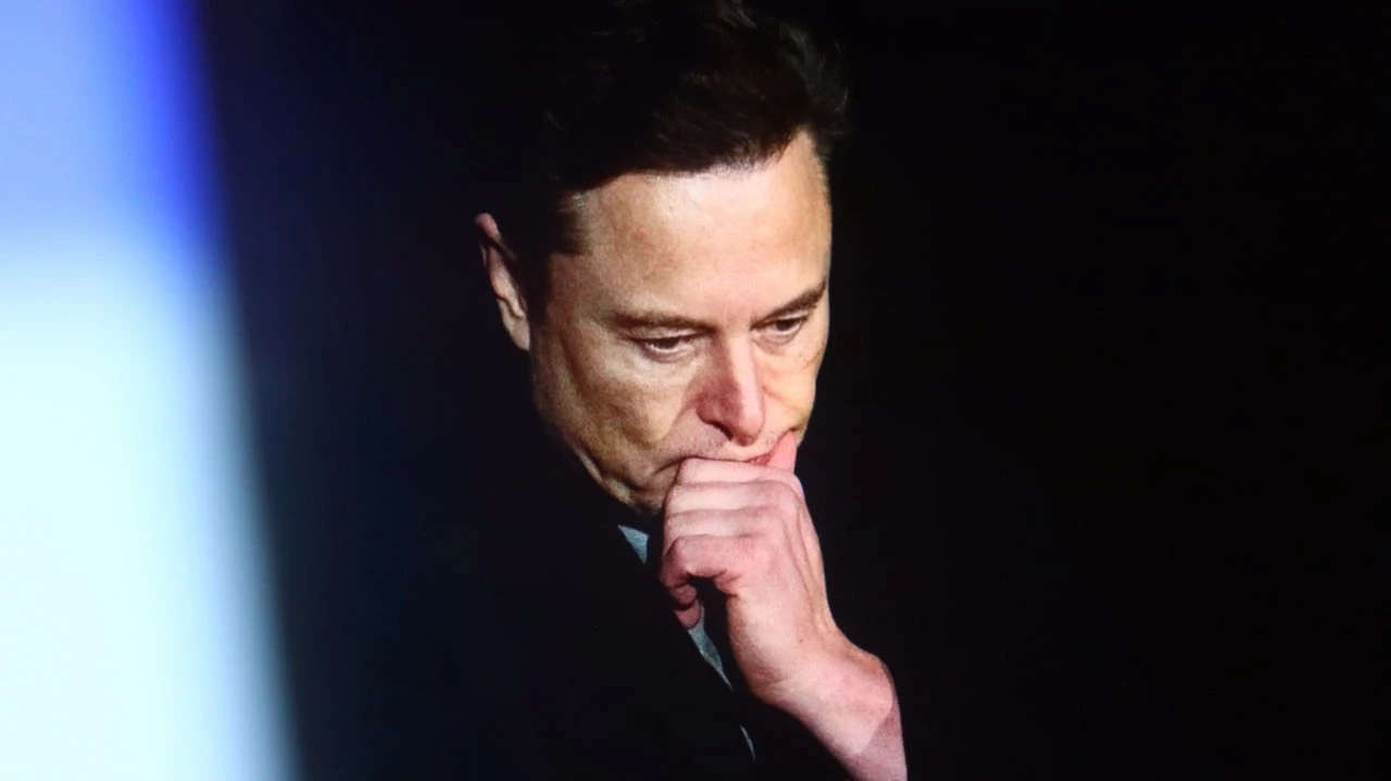 Маск остается богатейшим человеком в мире даже после обвала акций Tesla из-за ссоры с Трампом / Фото: Photo Agency / Shutterstock.com