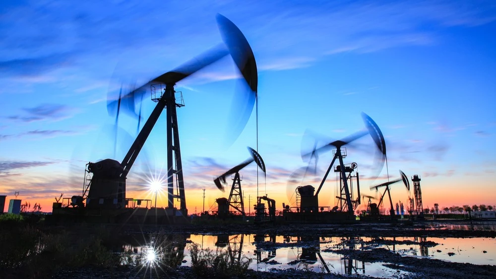 Рост нефтяных цен из-за военного конфликта Израиля с Ираном увеличил угрозу стагфляции в США / Фото: shutterstock.com