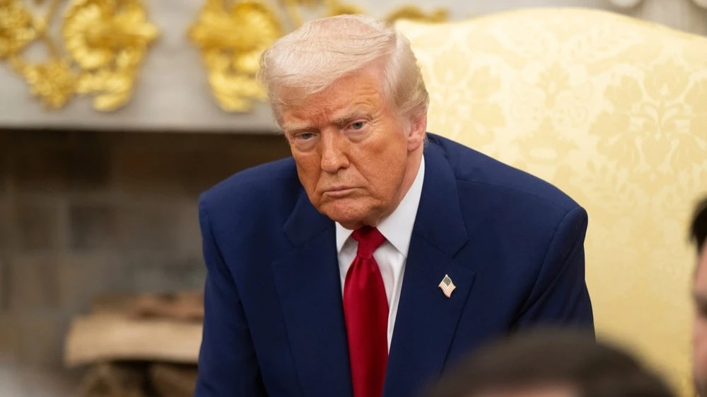 Трамп во вторник полтора часа совещался с командой по национальной безопасности, породив предположения, что США могут ударить по Ирану  / Фото: noamgalai / Shutterstock.com