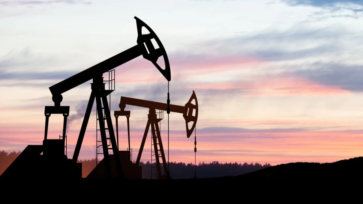 Эскалация конфликта Израиля и Ирана до сих пор не приводила к резкому росту цен на нефть. Фото: Hamara / Shutterstock.com