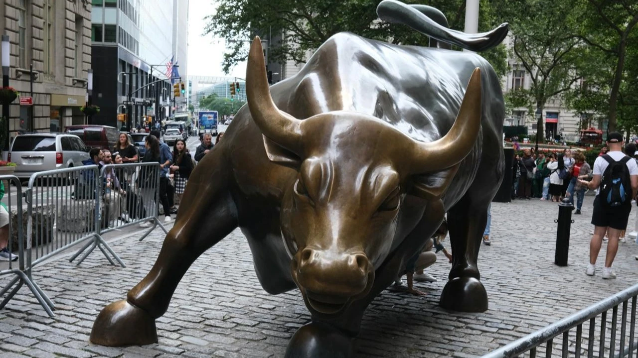 Аналитик Yardeni прогнозирует, что к концу 2025 года S&P 500 вырастет еще почти на 9%, а к 2030 — почти на 70% / Фото: Unsplash/Harri P