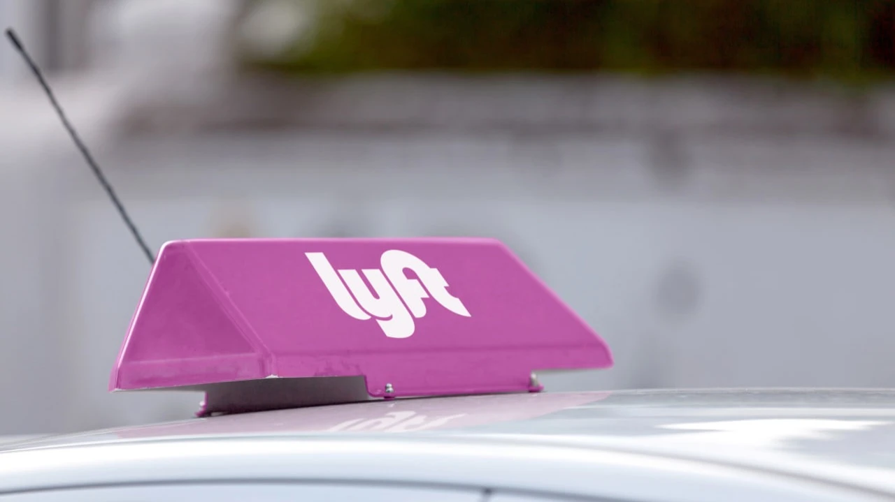 TD Cowen рекомендует инвесторам покупать акции mid-cap компании Lyft / Фото: BreizhAtao / Shutterstock.com