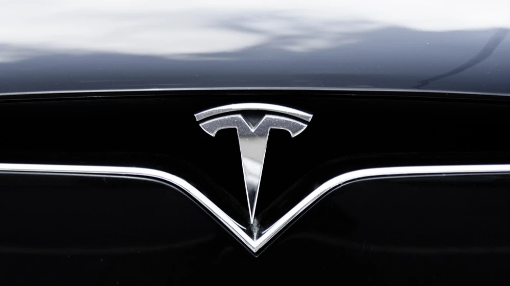 Tesla 2 июля должна отчитаться о продажах за второй квартал, Уолл-стрит ожидает их снижения / Фото: Anton Pentegov/Shutterstock.com