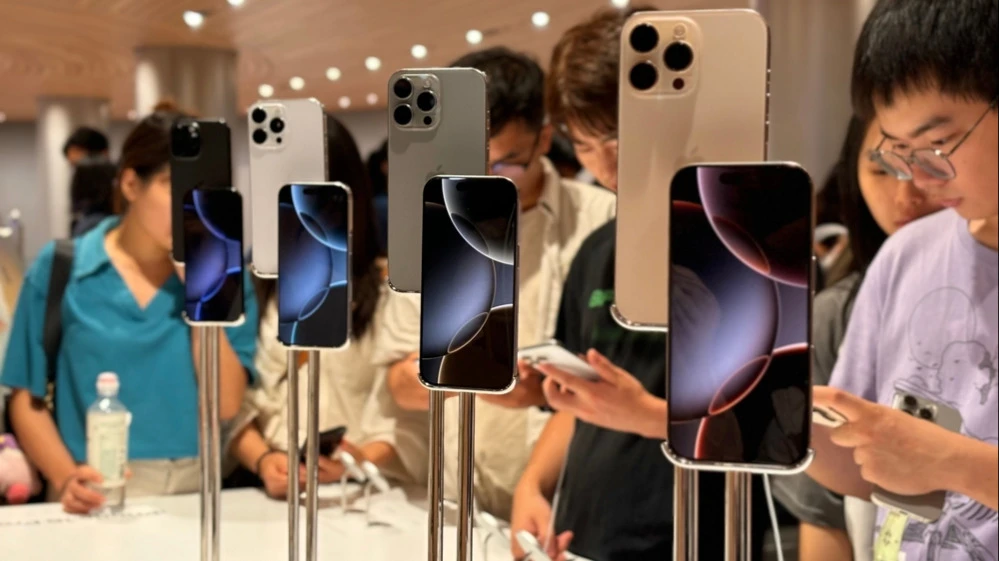 Продажи Apple iPhone в Китае во втором квартале выросли на 8% / Фото: shutterstock/Wist2010