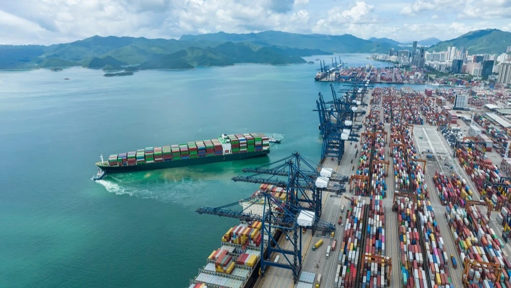 Morning in New York: US tariff pressure and Fed meeting minutes in focus