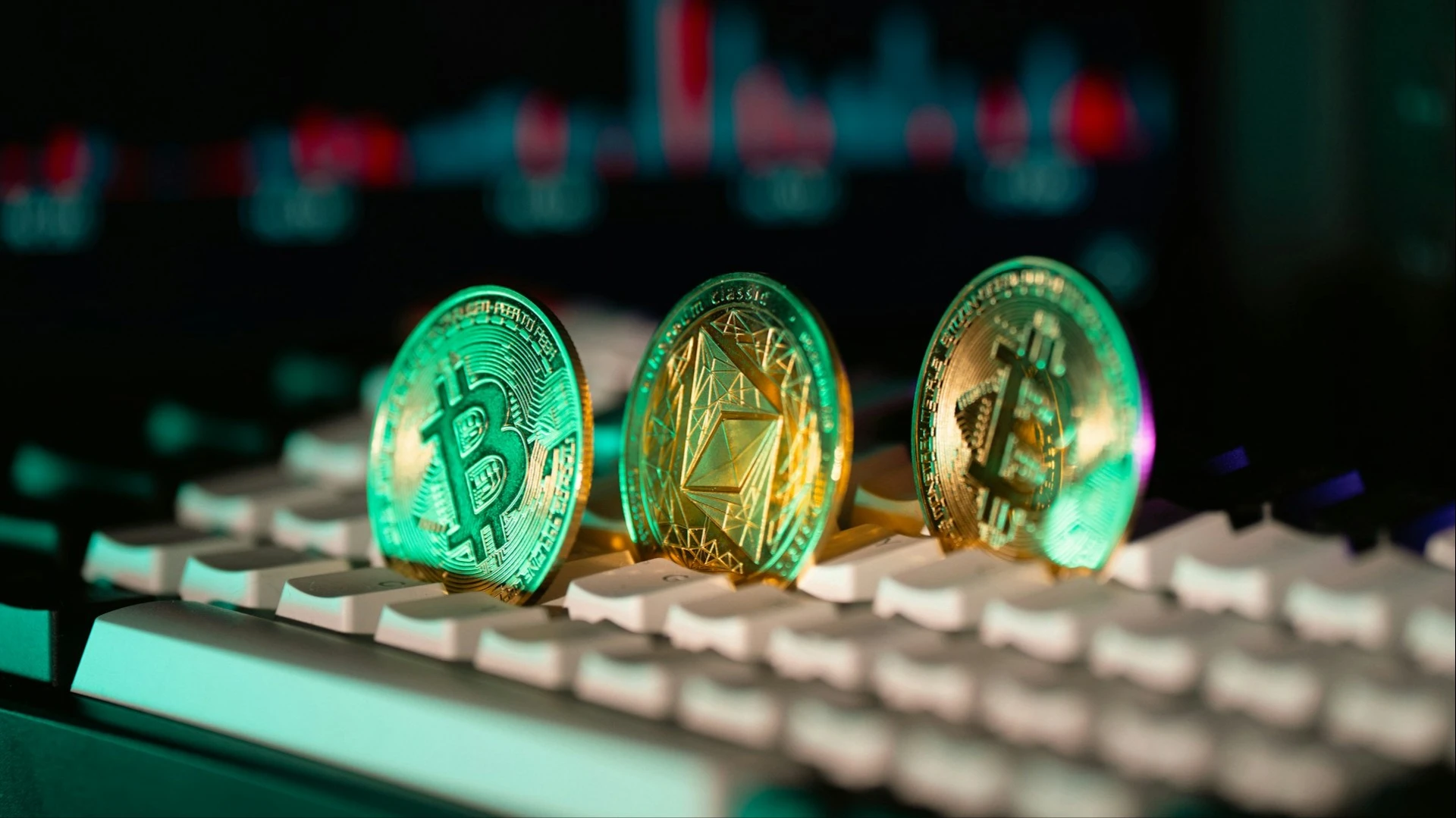 Bitcoin set a new record for the first time since May. Why did the price resume growth?