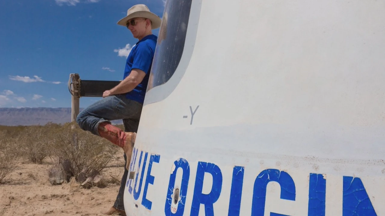 Глава Amazon Джефф Безос пытается воспользоваться ссорой президента США Дональда Трампа и миллиардера Илона Маска, чтобы получить больше госконтрактов. Фото: Jeff Bezos / x