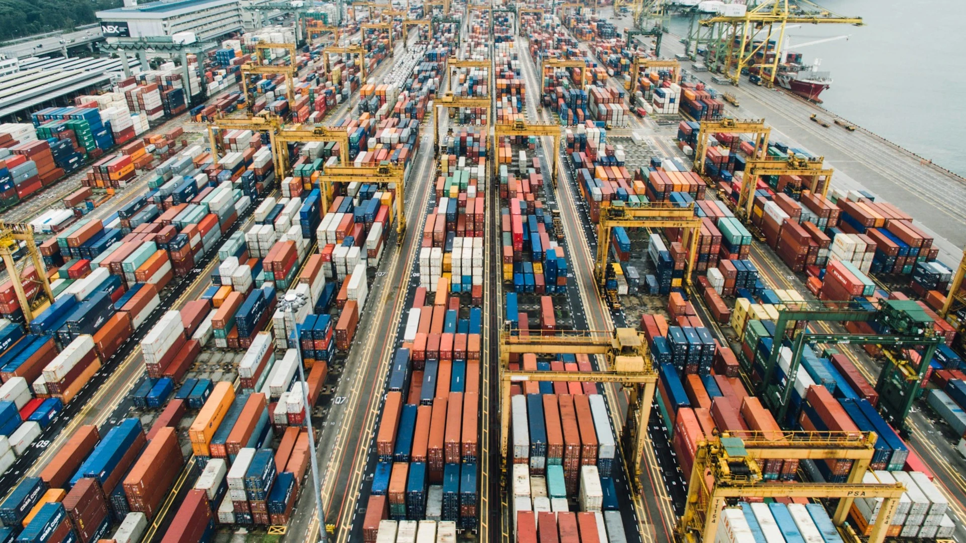 Импортрные пошлины остаются главным риском для инвесторов в малые компании, считает Royce / Фото: Unsplash/CHUTTERSNAP