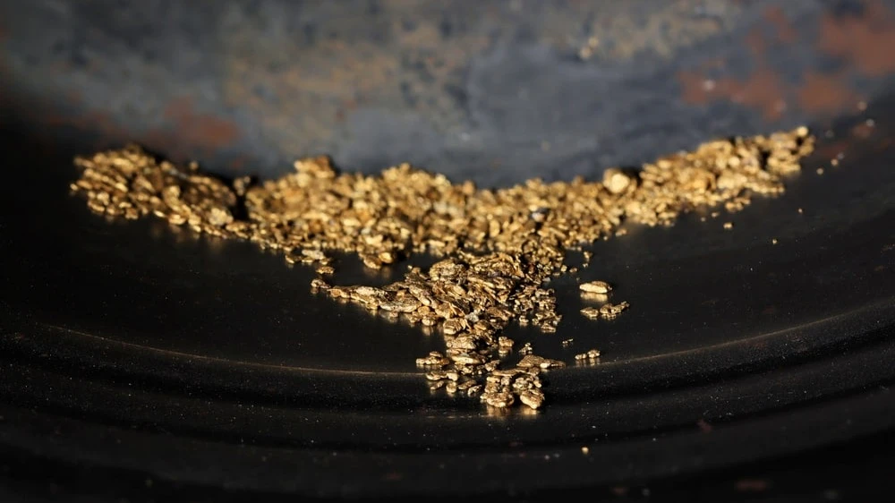 Все больше центробанков покупают золото напрямую у местных кустарных и мелких добытчиков / Фото: Shutterstock