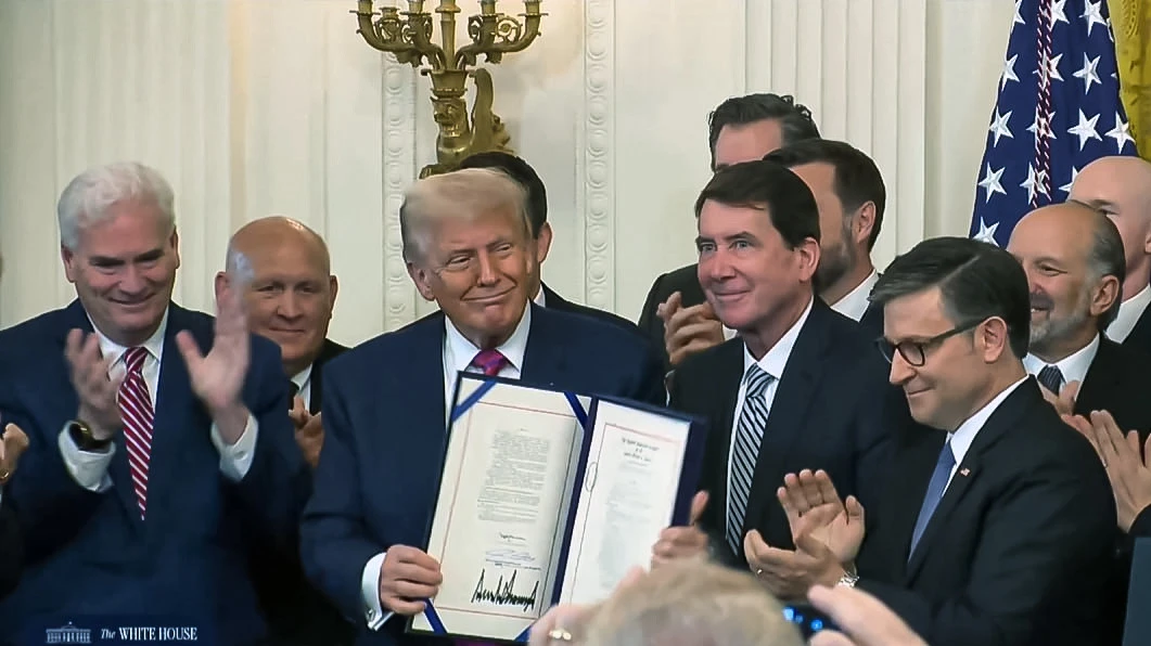 Trump has signed the first US cryptocurrency law. It regulates stablecoins