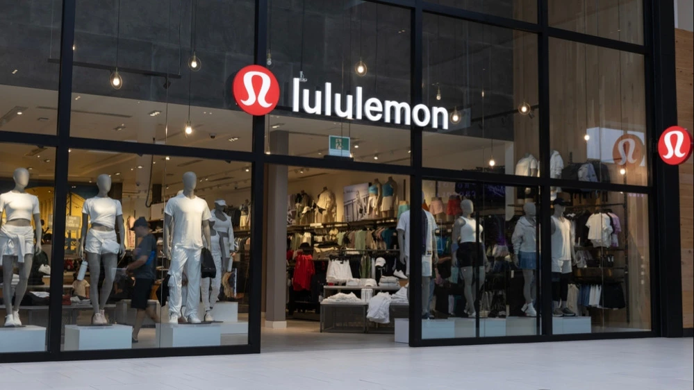 JPMorgan has abandoned its bullish outlook on Lululemon. What to do with the stock?