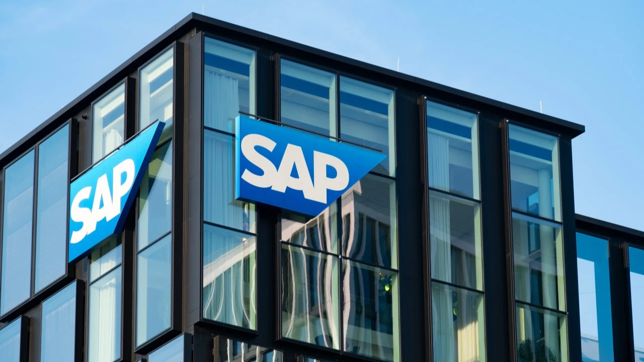 SAP shares fall amid currency risks despite growth in cloud services revenue