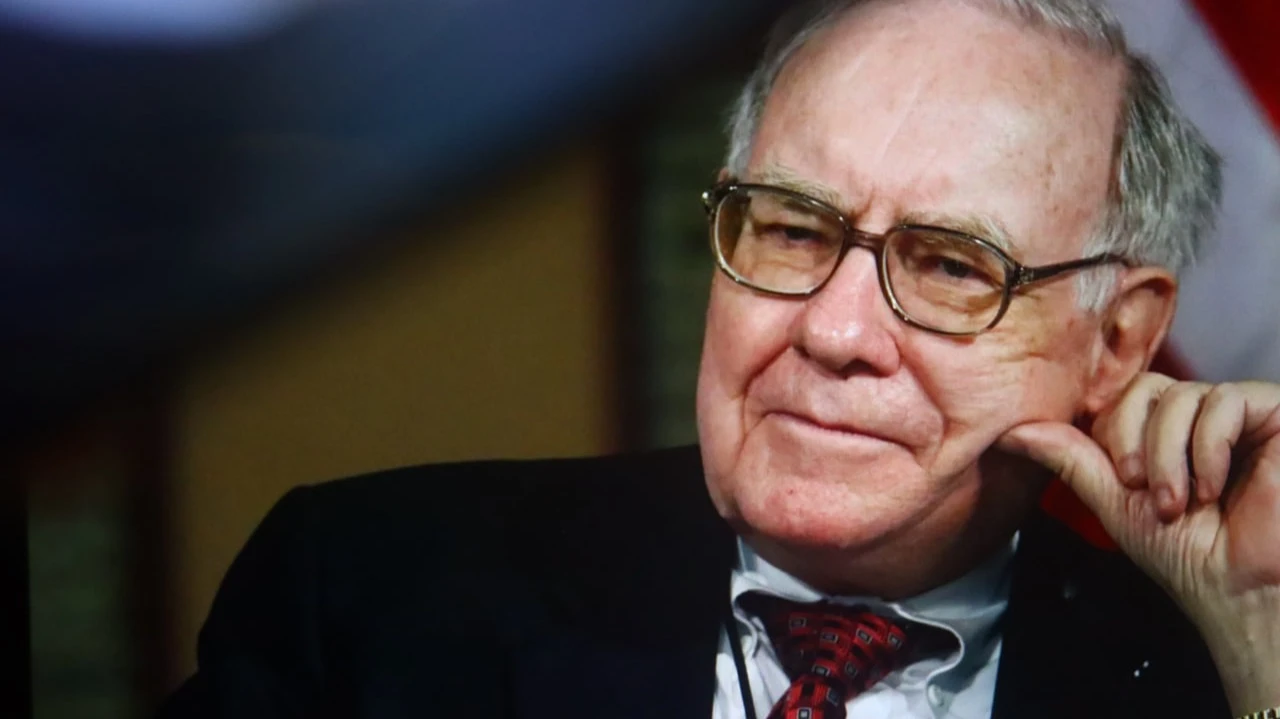 Warren Buffetts Berskhire will sell a one-third stake in VeriSign. Its shares fell