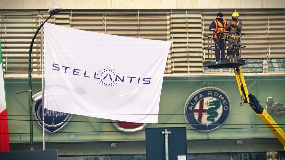 Stellantis restored its 2025 forecast for growth. Why did the stock fall?