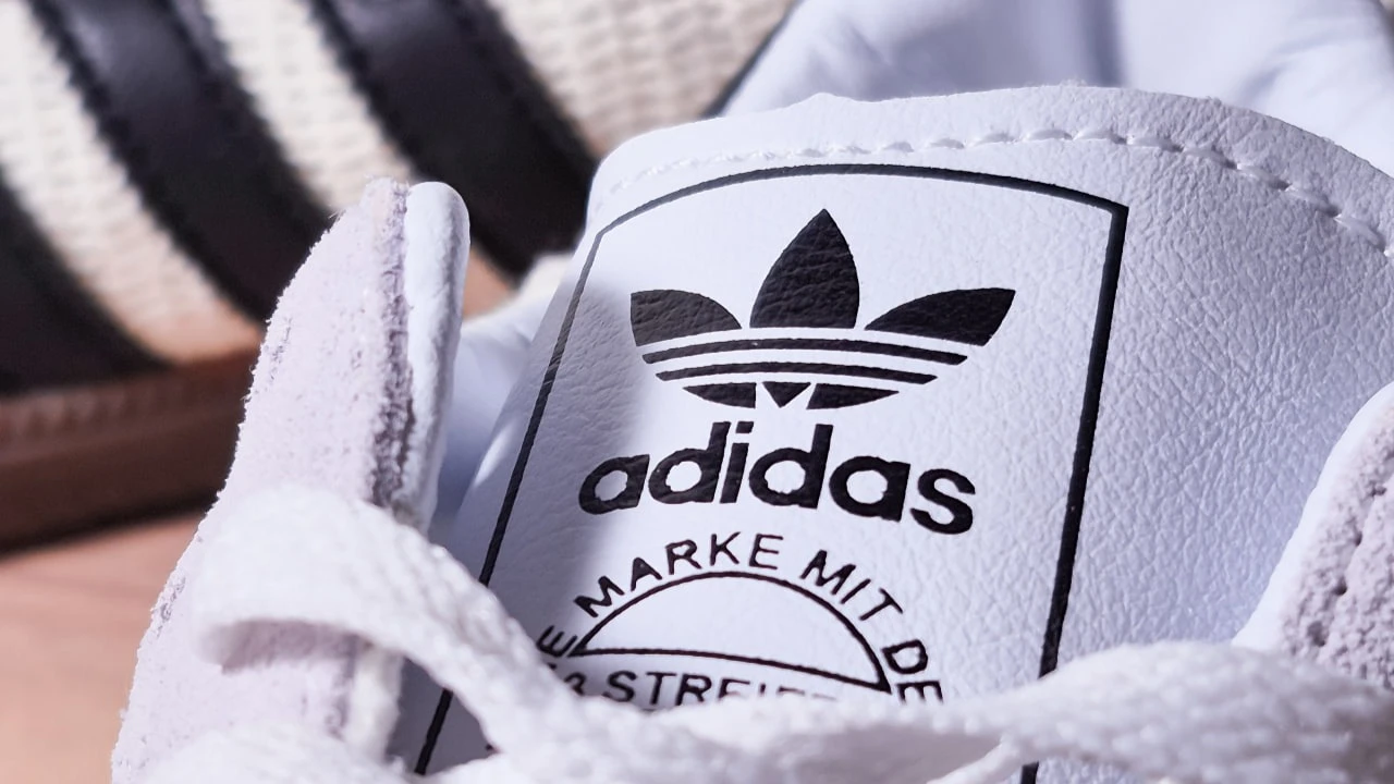 Adidas сохранила годовой прогноз на 2025 год, акции компании рухнули до минимума за 1,5 года / Фото: M. Faisal Riza / Shutterstock.com