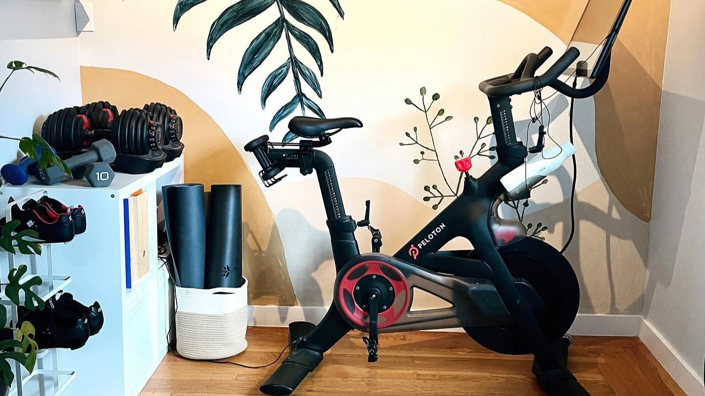 UBS повысил таргет для бумаг Peloton накануне отчетности / Фото: Facebook/Peloton