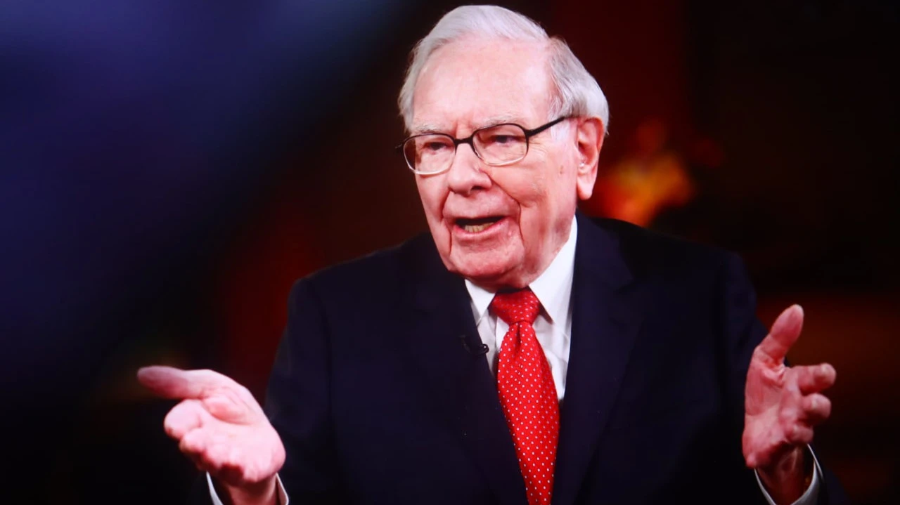 Berkshire Уоррена Баффета списала $3,76 млрд стоимости своей доли в Kraft Heinz, это признание, что инвестиция не сработала, считает Reuters / Фото: Photo Agency / Shutterstock.com
