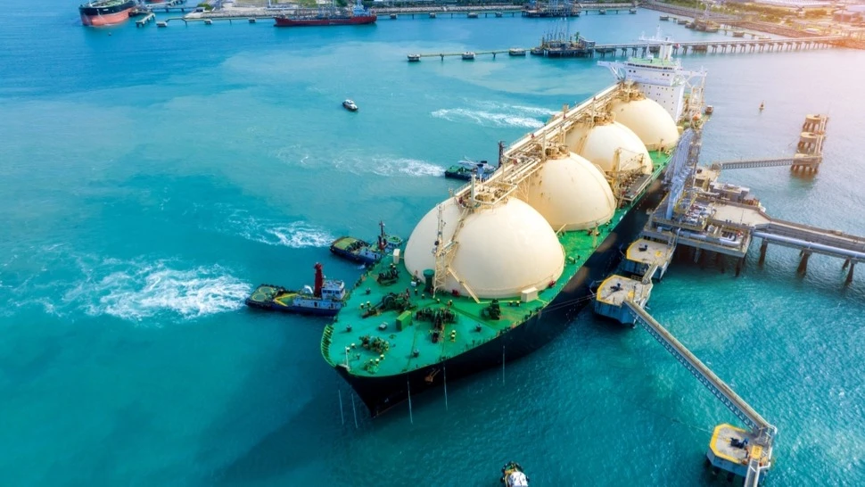 The saturation cycle: why the LNG market will be oversupplied and what will happen to gas prices